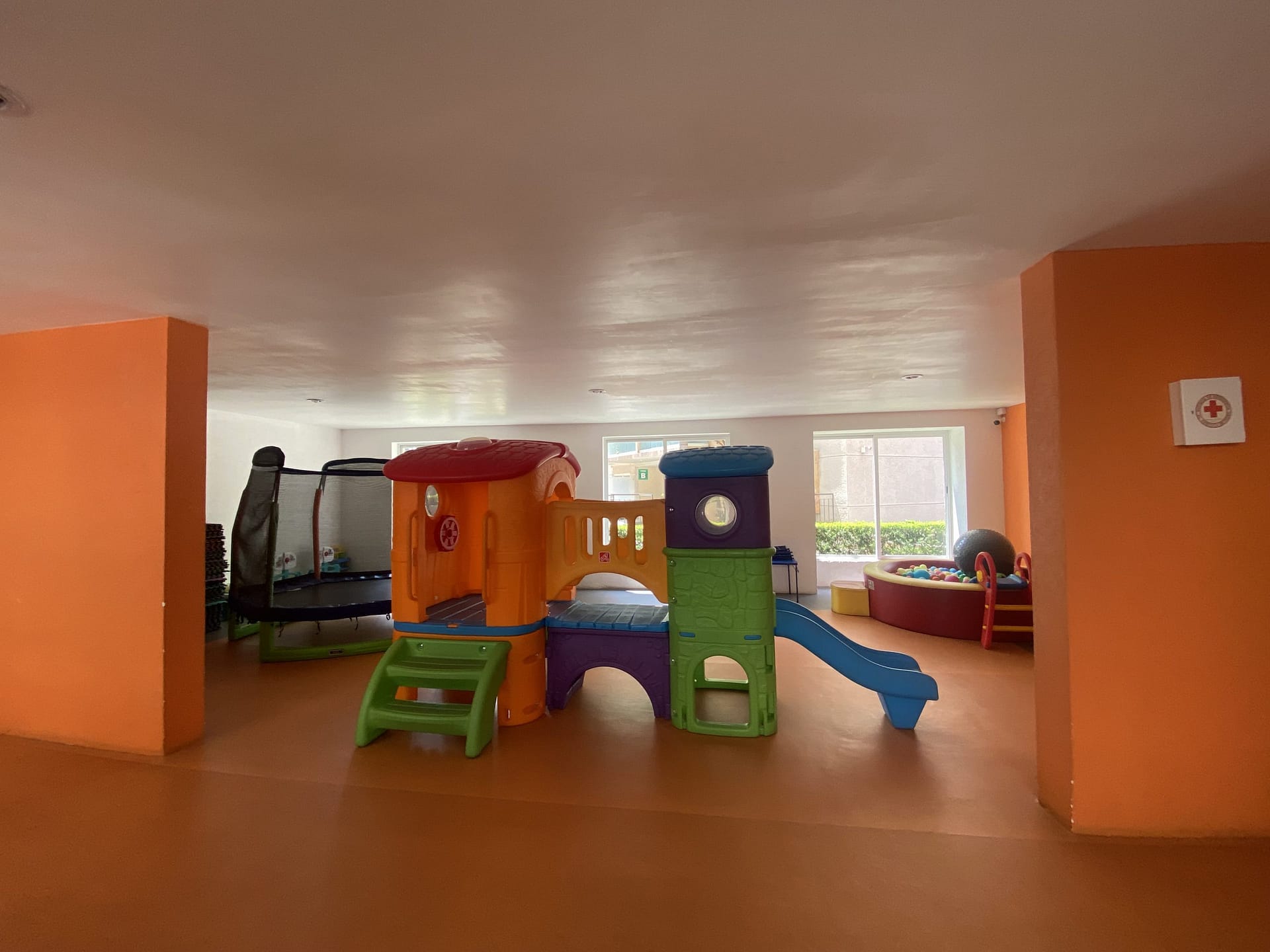 VENTA AMPLIO DEPARTAMENTO CON AMENIDADES DIVISIÓN DEL NORTE REAL